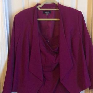 Fuschia Nine West suit (coat-14W/skirt-16W)